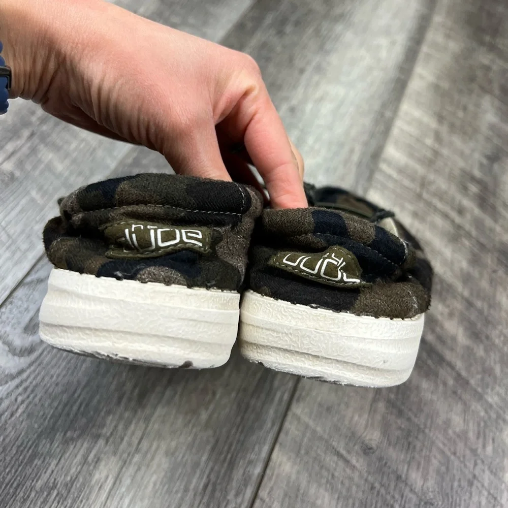 Hey Dude‎ Kids Camo Shoes